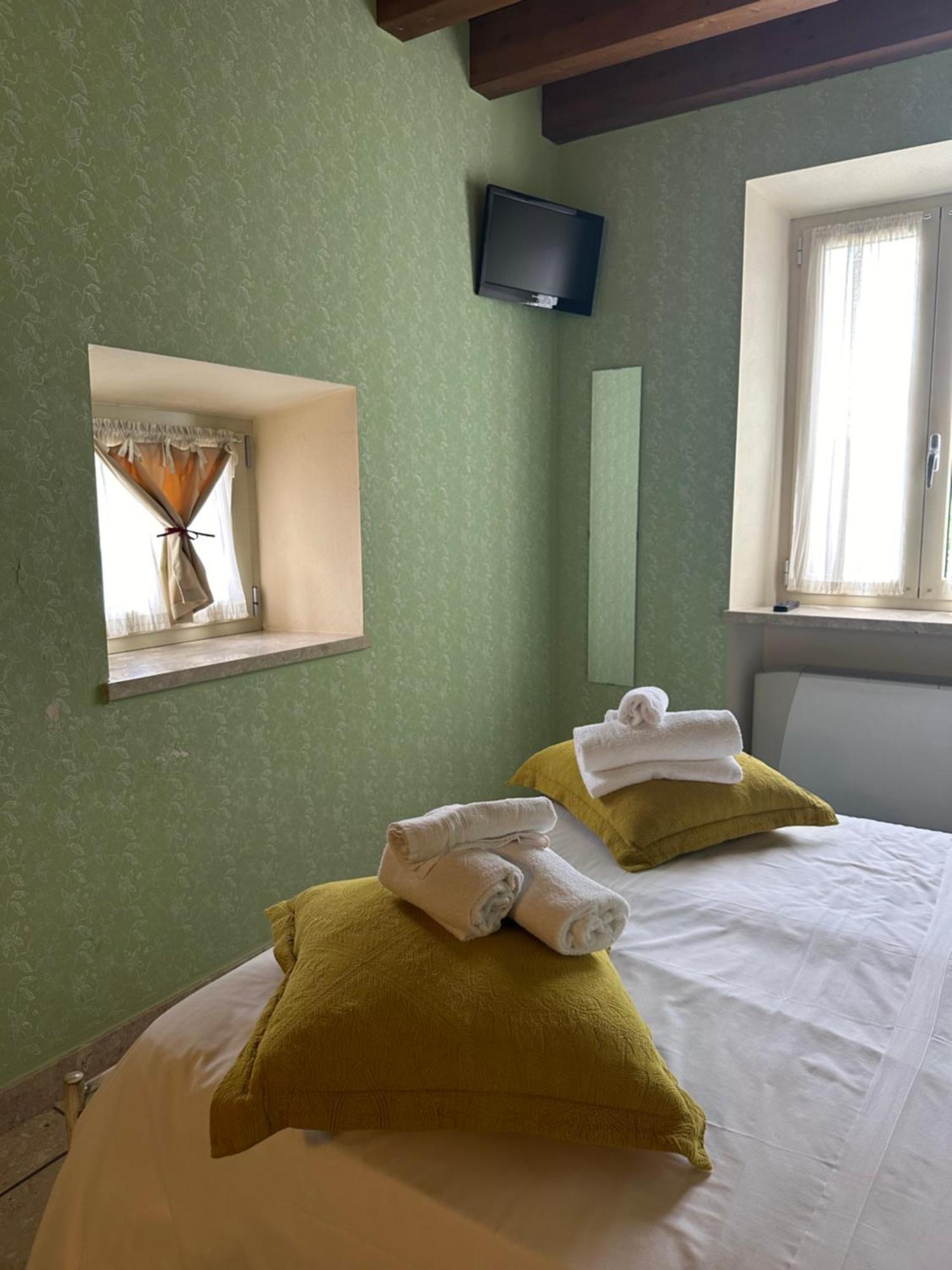 Relais San Michele Guest House Rivoli Veronese Bagian luar foto